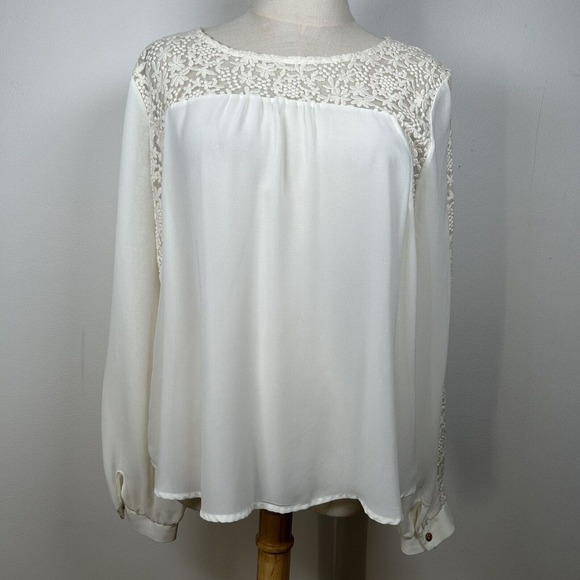 ASTR The Label Tops - ASTR The Label Womens M Top Blouse Ivory Floral Embroidered Cuff Sleeve